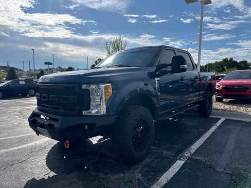 Used 2017 Ford F350 XLT AWD/4WD image 2