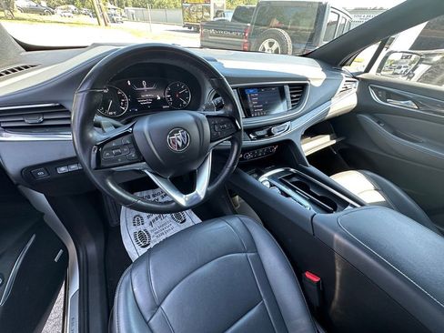 Used 2022 Buick Enclave Premium image 9