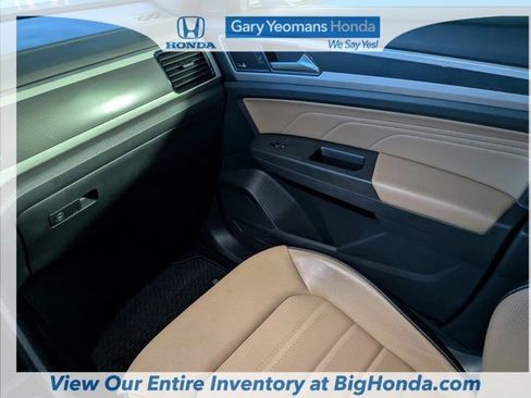 Used 2023 Volkswagen Atlas Cross Sport SEL Premium R-Line AWD/4WD image 15