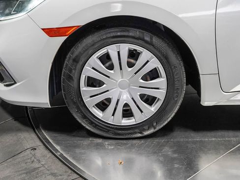 Used 2019 Honda Civic LX image 9
