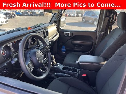 Used 2022 Jeep Wrangler Unlimited Willys image 2