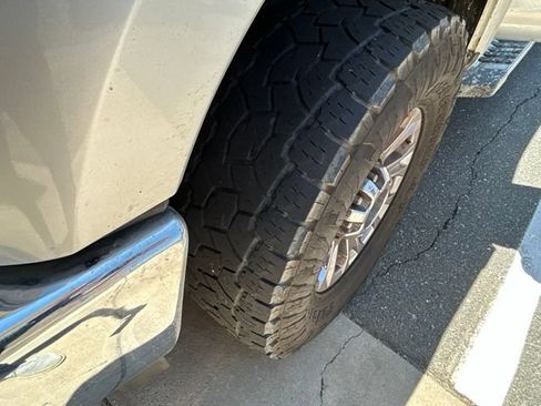 Used 2018 Ford F250 XLT w/ XLT Premium Package AWD/4WD image 2