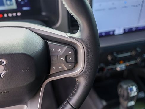 Used 2024 Ford Bronco Outer Banks image 13