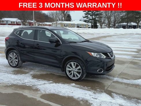 Used 2019 Nissan Rogue Sport SL w/ Premium Package image 2