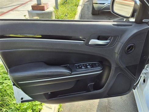 Used 2022 Chrysler 300 S image 10
