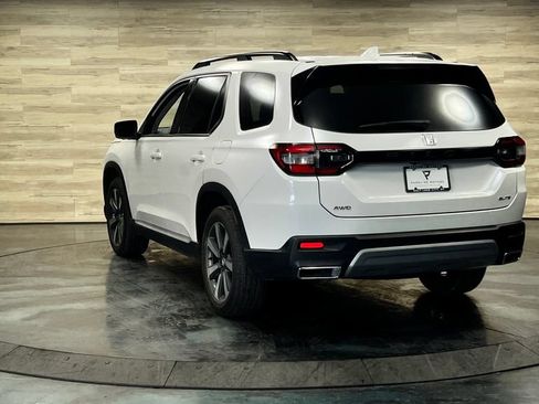 Used 2025 Honda Pilot Elite image 15