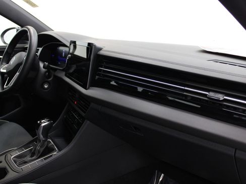 Used 2025 Volkswagen Jetta Sport FWD image 25