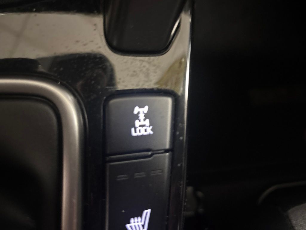 Used 2024 Kia Seltos S AWD/4WD image 17