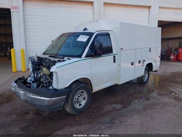 Used 2023 Chevrolet Express 3500 w/ Power Convenience Package RWD image 20