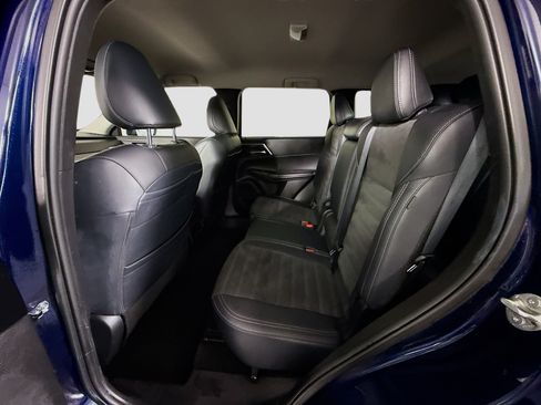 Used 2024 Mitsubishi Outlander SE Black Edition image 25