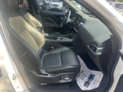 Used 2019 Jaguar F-PACE Premium AWD/4WD image 12