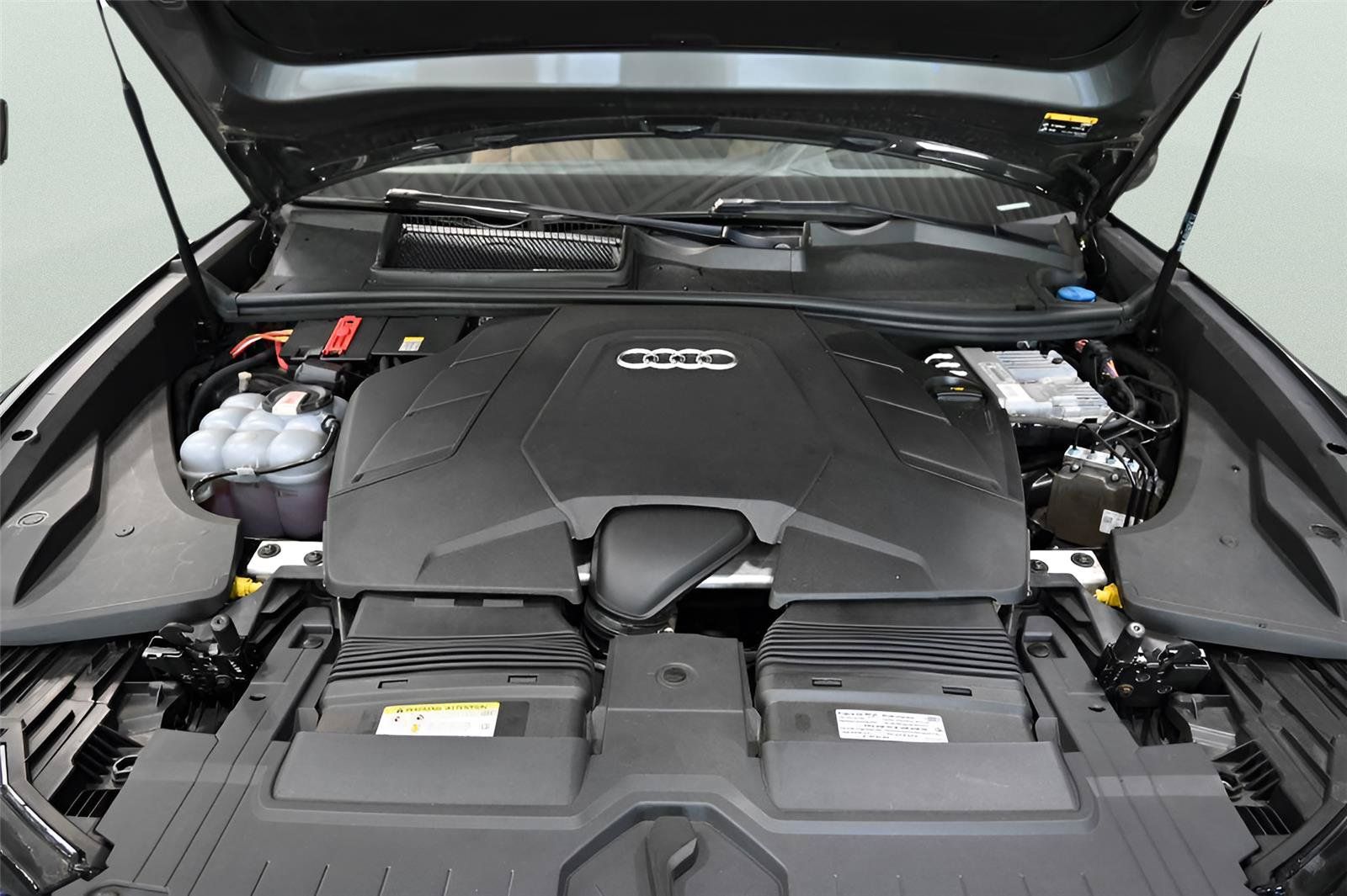 Used 2021 Audi Q8 Prestige AWD/4WD image 37