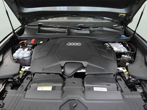 Used 2021 Audi Q8 Prestige AWD/4WD image 37