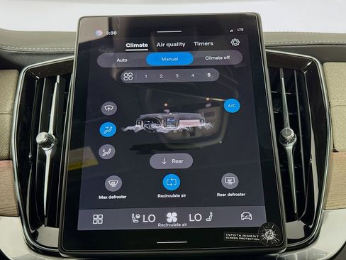 New 2026 Volvo XC90 T8 Ultra w/ Protection Package image 15