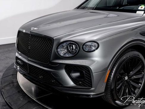 Used 2021 Bentley Bentayga Speed AWD/4WD image 9