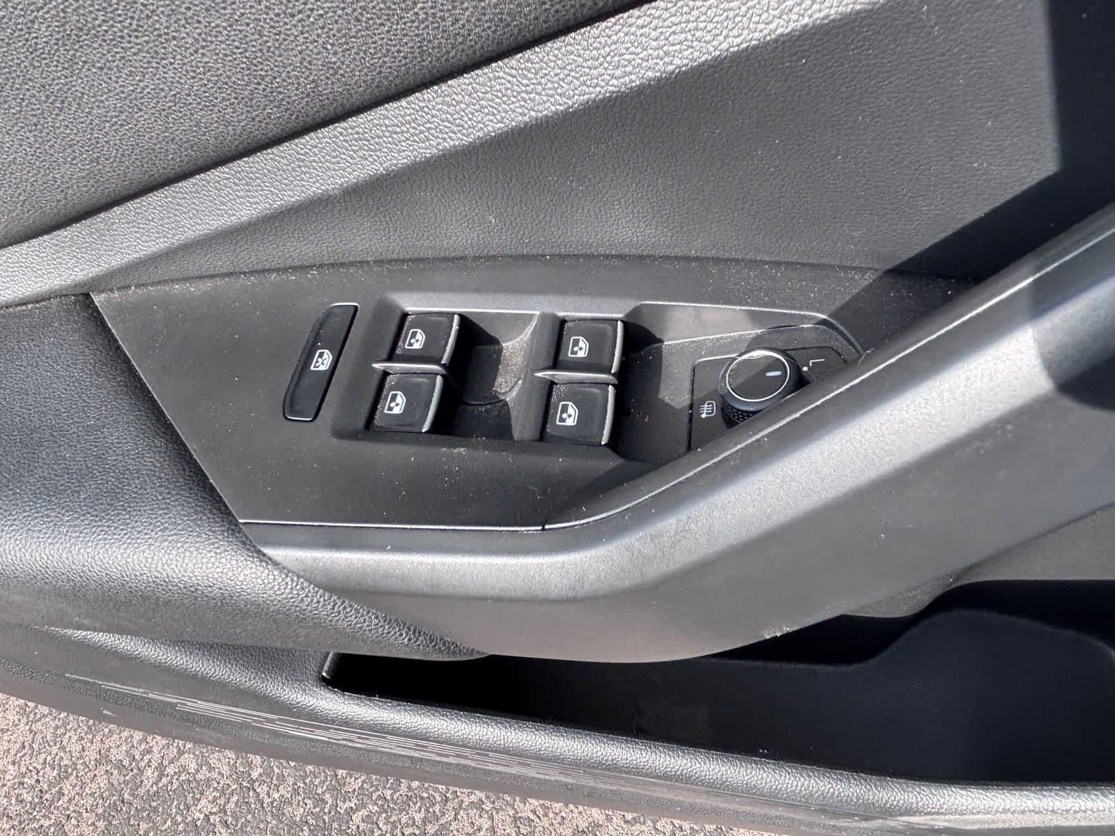 Used 2021 Volkswagen Jetta R-Line FWD image 12