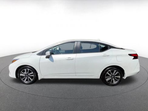 Used 2025 Nissan Versa SV w/ Trunk Package image 9