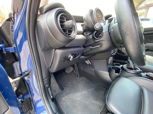 Used 2016 MINI Cooper 4-Door Hardtop image 34