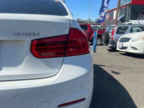 Used 2017 BMW 330i Sedan image 9