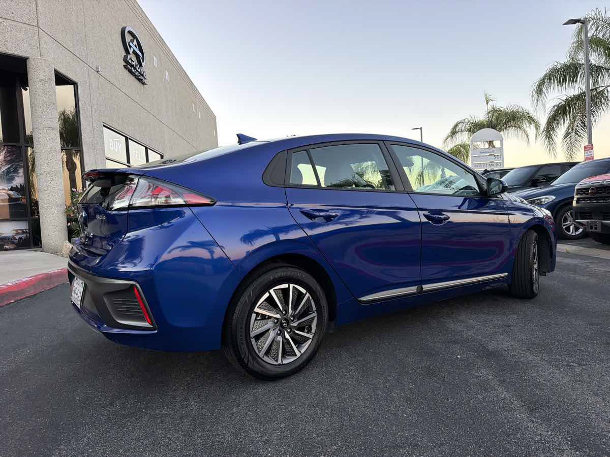 Used 2021 Hyundai Ioniq SE FWD image 15