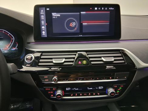 Certified 2023 BMW 530i w/ Premium Package RWD image 21