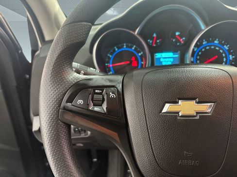Used 2015 Chevrolet Cruze LT w/ Technology Package image 15