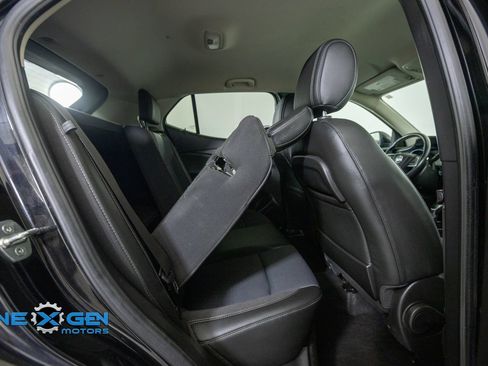 Used 2022 Buick Encore GX Preferred w/ Cold Weather Comfort Package AWD/4WD image 36