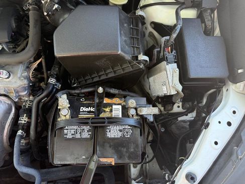 Used 2018 Toyota RAV4 XLE w/ Plus Extra Value Package FWD image 38