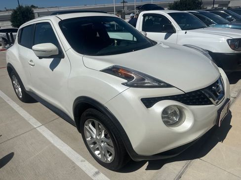 Used 2015 Nissan Juke SV w/ Technology Package FWD image 2