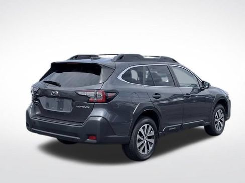 Used 2023 Subaru Outback Premium AWD/4WD image 6