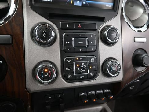 Used 2015 Ford F250 Lariat w/ Lariat Ultimate Package AWD/4WD image 13
