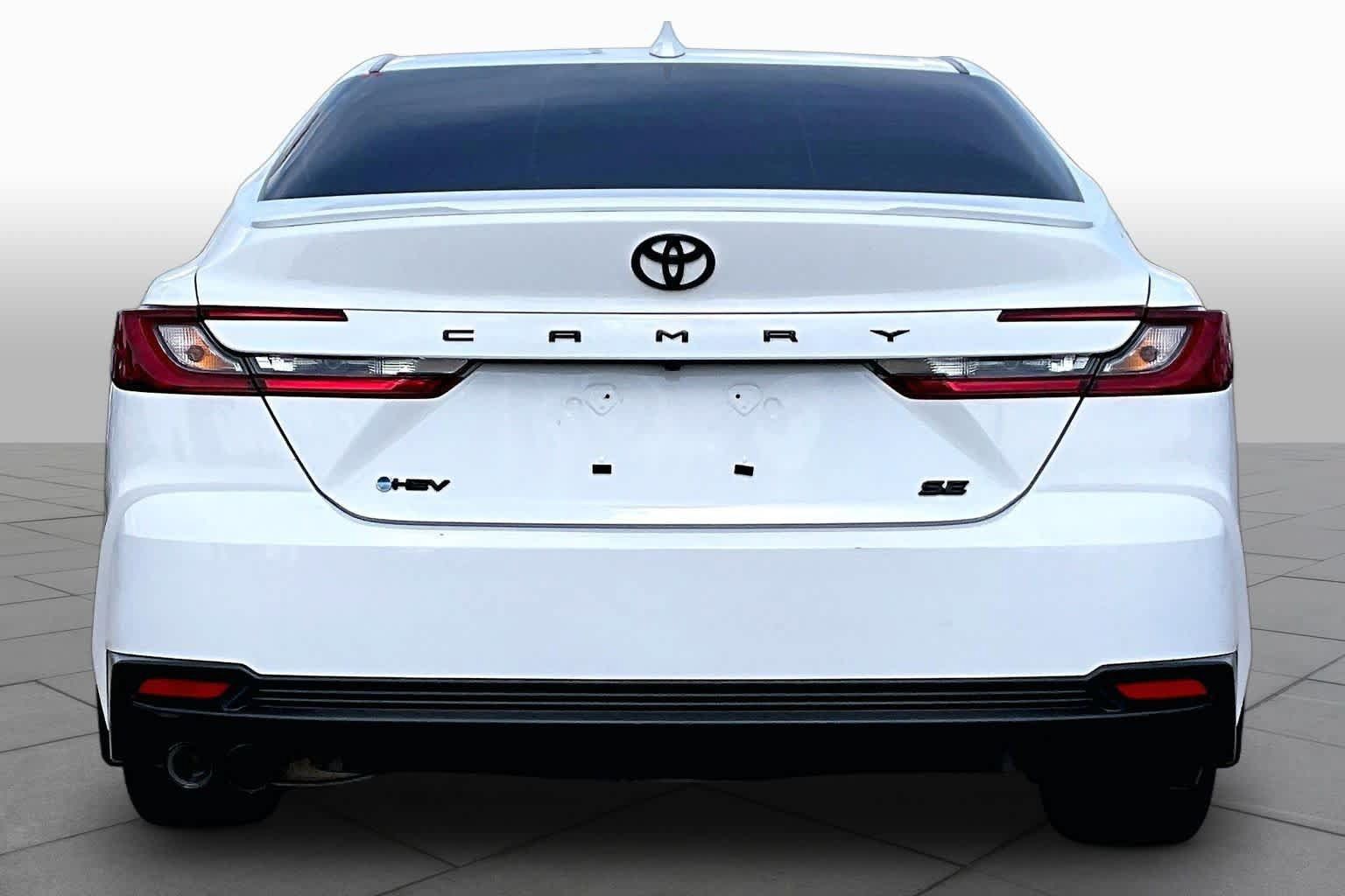 Used 2026 Toyota Camry SE w/ Convenience Package FWD image 5