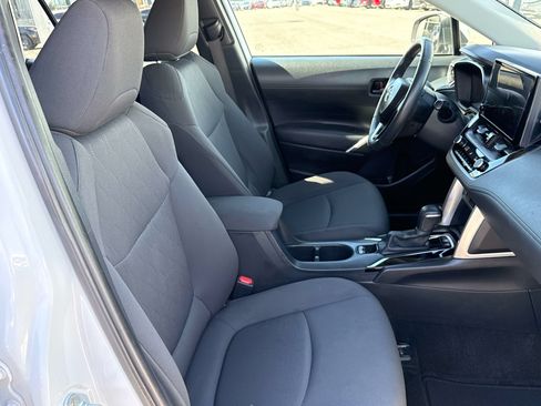 Used 2024 Toyota Corolla Cross LE AWD/4WD image 17