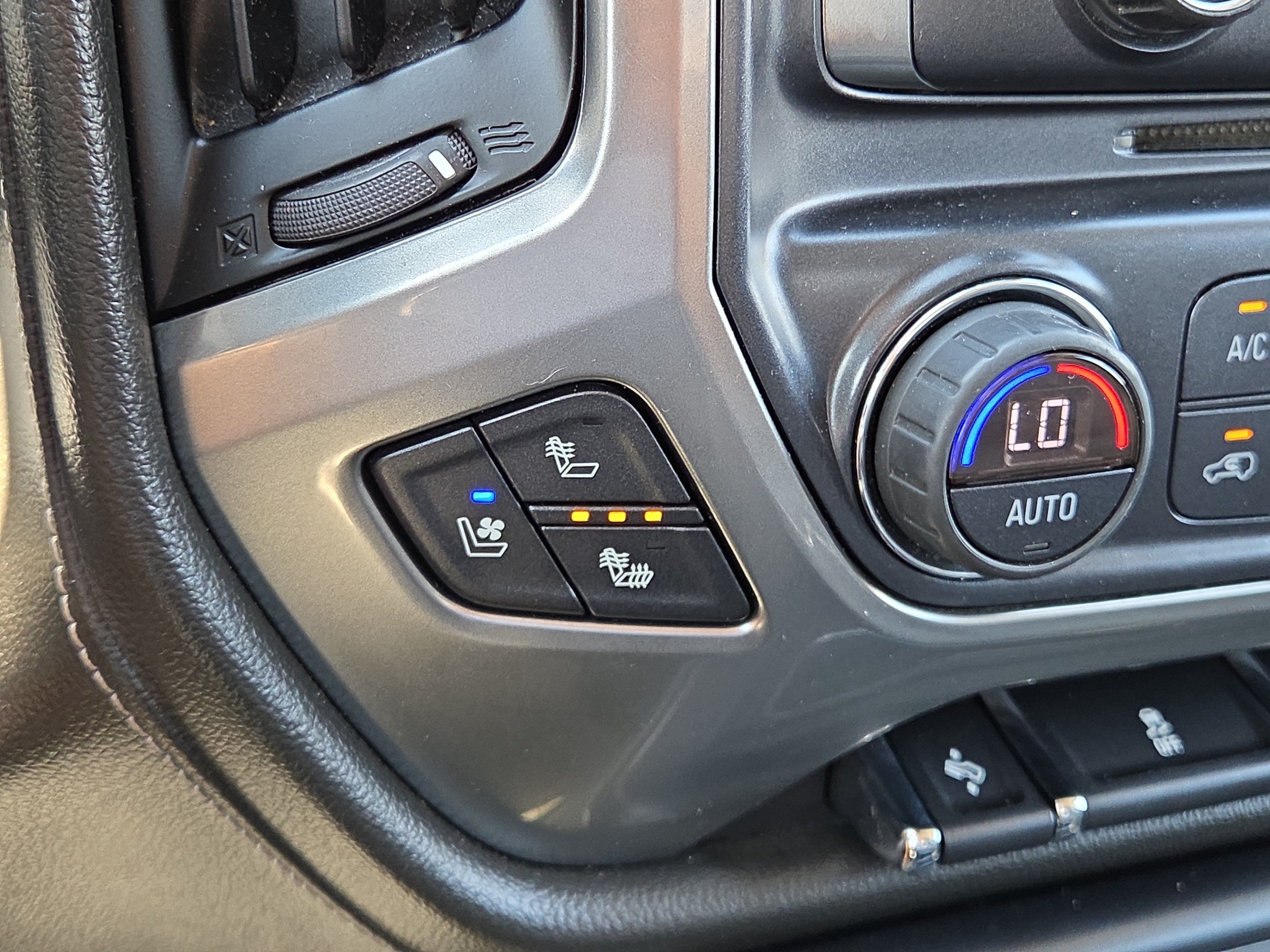 Used 2017 Chevrolet Silverado 1500 LTZ Z71 w/ LTZ Plus Package AWD/4WD image 26