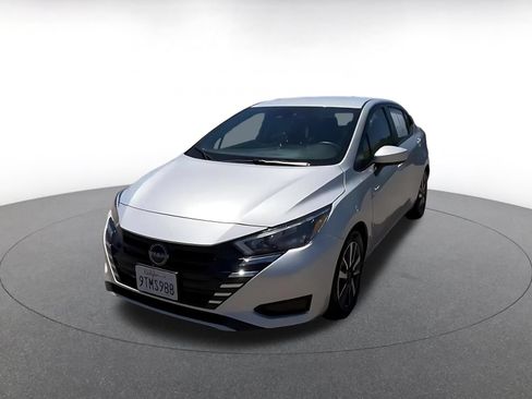 Used 2025 Nissan Versa SV FWD image 7