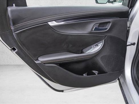 Used 2016 Chevrolet Impala LTZ w/ Enhanced Convenience Package image 22
