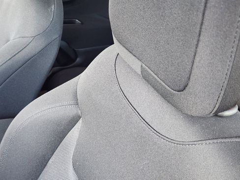 Used 2016 Jeep Renegade Latitude w/ Popular Equipment Group image 16