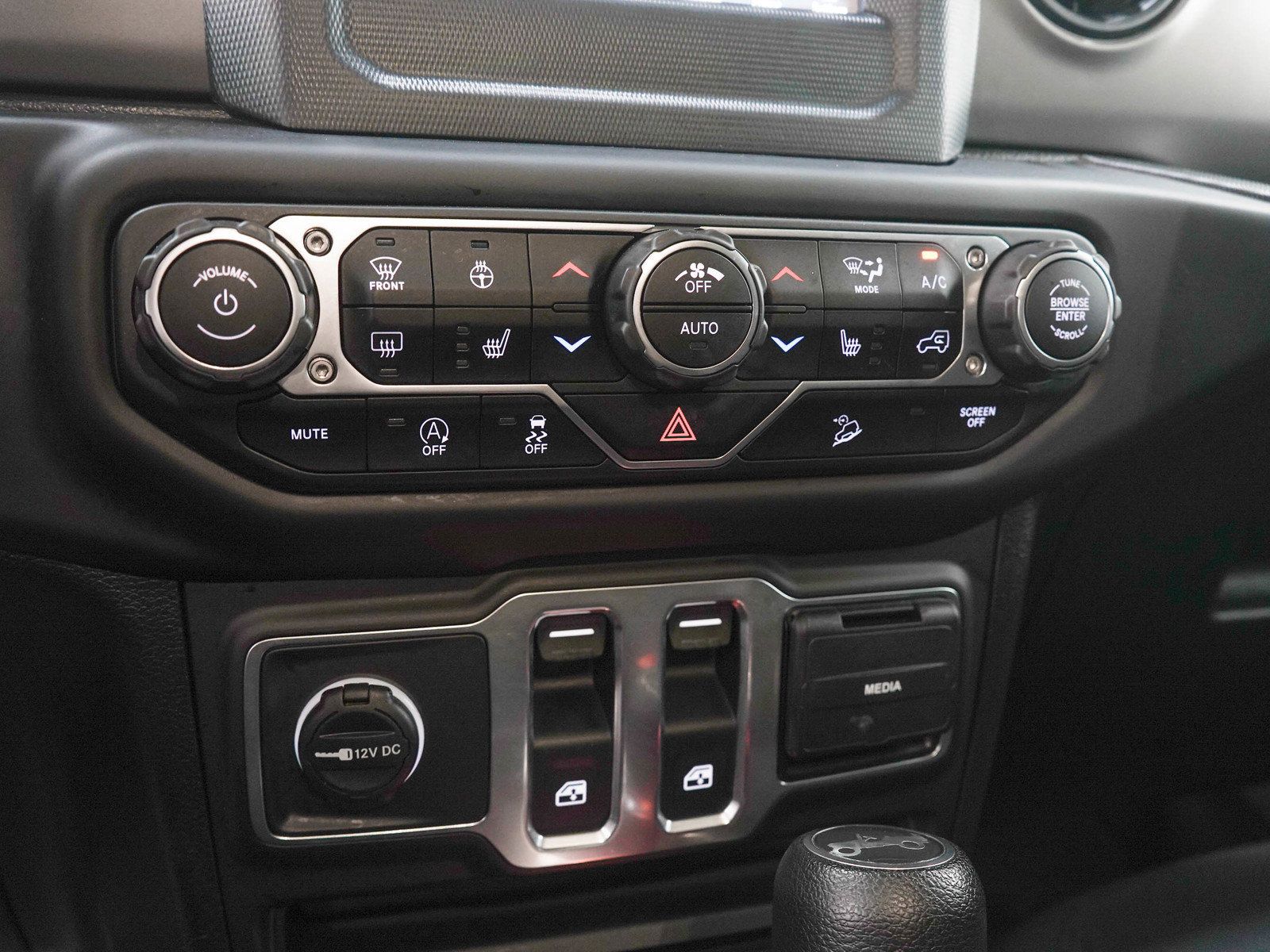 Used 2019 Jeep Wrangler Sport AWD/4WD image 18
