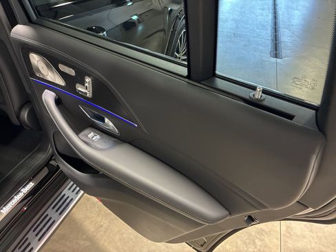 New 2026 Mercedes-Benz GLS 580 4MATIC image 14