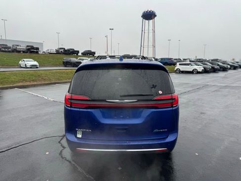 Used 2021 Chrysler Pacifica Limited image 4