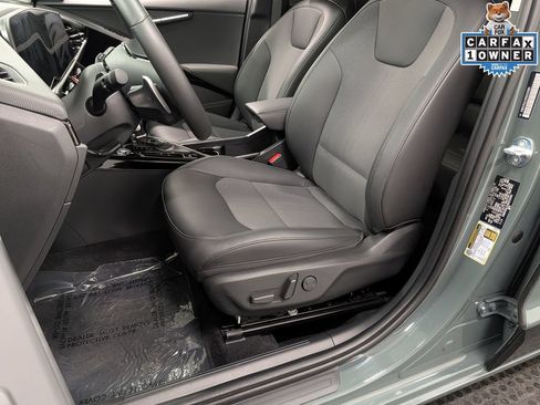 Certified 2025 Kia Niro EX Touring FWD image 12