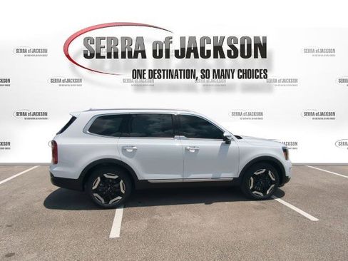 Used 2024 Kia Telluride S w/ S Sunroof Package FWD image 9