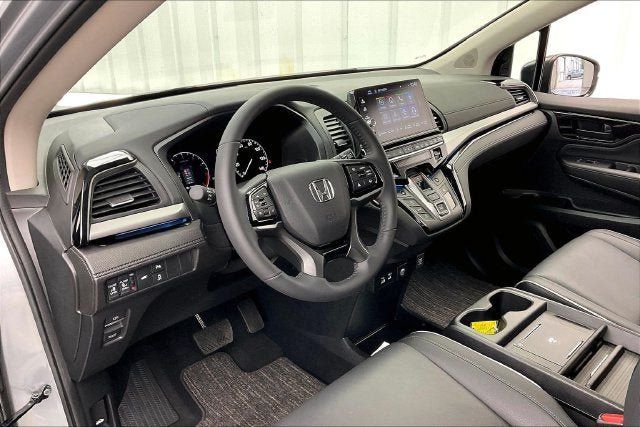 Certified 2026 Honda Odyssey Touring image 17