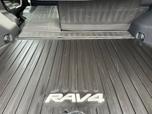 Used 2023 Toyota RAV4 XLE Premium image 17