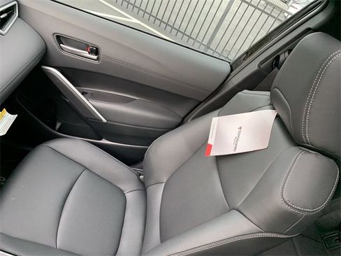 Used 2026 Toyota Corolla Cross XLE image 31