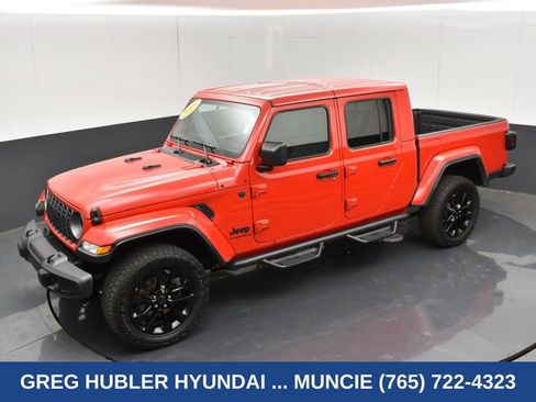 Used 2025 Jeep Gladiator Sport AWD/4WD image 35