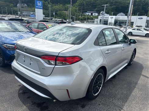 Used 2021 Toyota Corolla LE FWD image 5