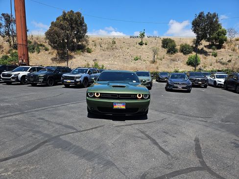 Used 2022 Dodge Challenger GT RWD image 2