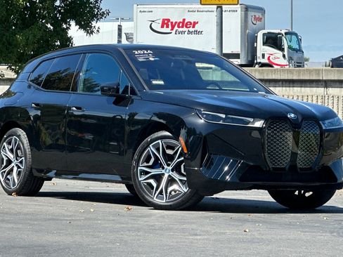 Used 2024 BMW iX xDrive50 w/ Sport Package AWD/4WD image 2
