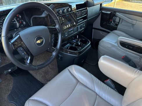 Used 2023 Chevrolet Express 2500 RWD image 10
